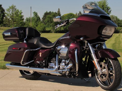 2019 Harley-Davidson Road Glide FLTRX  - Local 41,500 KM - $7,000 in Customizing - Tour Pack and Lowers