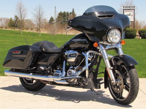 2017 Harley-Davidson Street Glide FLHX   - 107 Motor - $48 Week - We Ship Across Canada