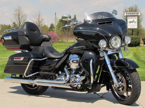 2014 Harley-Davidson Ultra Limited FLHTK   $10,000 In Customizing - 35,300 miles