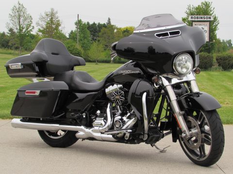 2014 Harley-Davidson Street Glide FLHX   - Harley Navigation - $7,000 in Options - $56 Week
