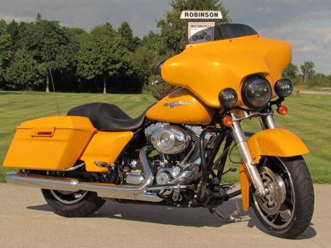 2013 Harley-Davidson Street Glide FLHX   - Twin Cam 103 - Chrome Yellow Pearl - Brand New Tires