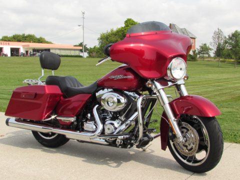 2012 Harley-Davidson Street Glide FLHX   - Low Low Seat height - ONLY 3,300 Miles