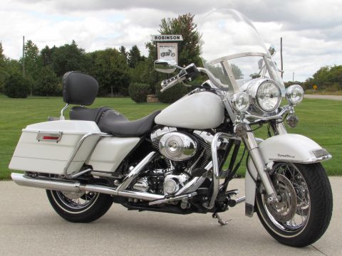 2005 Harley-Davidson Road King Police Edition FLHP  - Gorgeous White - Low 15,500 KM - $11,950