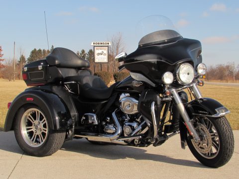 2011 Harley-Davidson Tri Glide FLHTCUTG   103 Motor - Low 3,400 miles - ONLY $66 Week