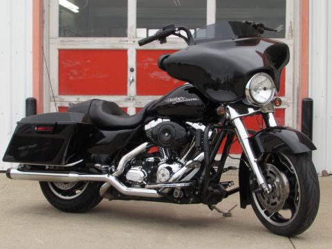 2011 Harley-Davidson Street Glide FLHX   - 103 - Low 29,000 miles - $7,500 in Extras!