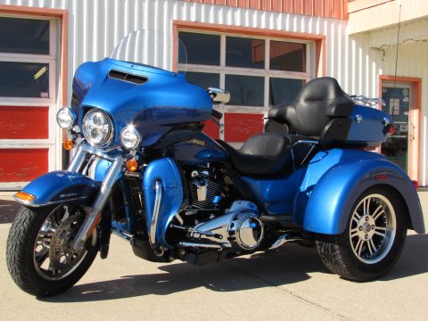2017 Harley-Davidson Tri Glide FLHTCUTG   - Low 4,900 miles - Harley Custom Paint - $95 Week