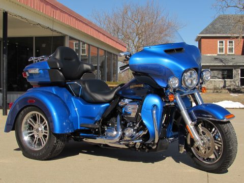 2017 Harley-Davidson Tri Glide FLHTCUTG   - Low 4,900 miles - Harley Custom Paint - $98 Week