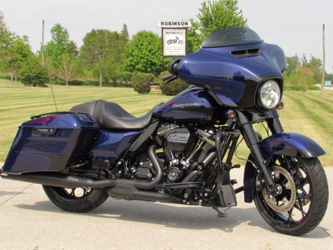 2020 Harley-Davidson Street Glide Special FLHXS   - 3,800 KM - Dual Rinehart Exhaust - Zephyr Blue / Black Sunglo
