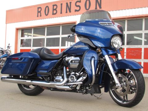 2017 Harley-Davidson Street Glide Special FLHXS   - 16,000 KM - $4,500 In Great Options - $70 Week