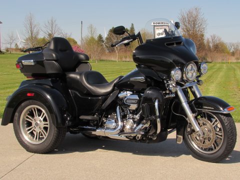 2019 Harley-Davidson Tri Glide FLHTCUTG   - $5,000 in Custom Work - Throaty Exhaust