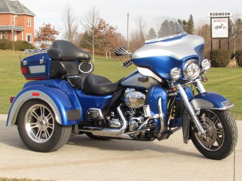 2010 Harley-Davidson Tri Glide FLHTCUTG   - $5,500 in Options - 2 tone Paint