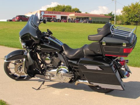 2010 Harley-Davidson ULTRA Classic FLHTCU  Power-Bagger, Over $15,000 in Options - 23,000 Miles