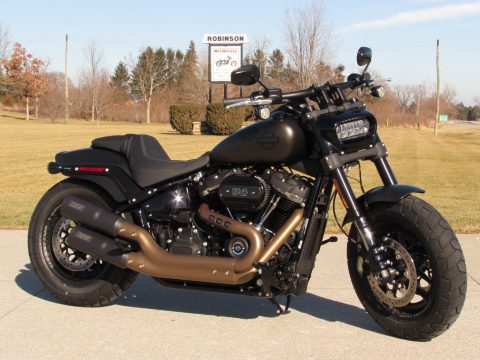 2020 Harley-Davidson Fat Bob 114  - ONLY 460 miles - Vance and Hines Exhaust - Denim Paint