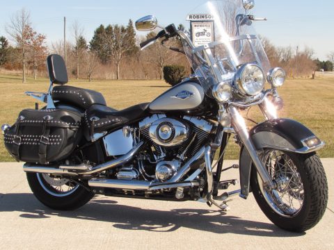 2012 Harley-Davidson Heritage Softail Classic FLSTC   -  Low 21,000 KM - Chrome Wheels - $45 Week