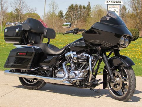 2011 Harley-Davidson Road Glide Custom FLTRX   - Local 44,500 KM - $ in Options and Extras